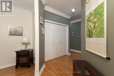 70 CRAWFORD STREET Stratford Ontario photo 9