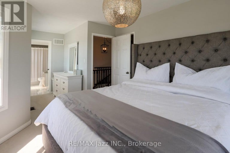 29 SONGBIRD CRESCENT, Kawartha Lakes (Lindsay), Ontario, K9V4R4