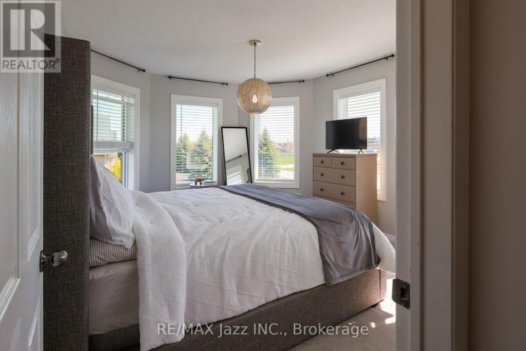 29 SONGBIRD CRESCENT, Kawartha Lakes (Lindsay), Ontario, K9V4R4