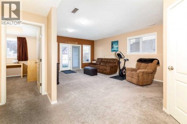 8 Innes Close Red Deer Alberta photo 33