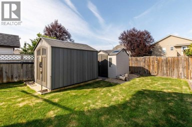 8 Innes Close Red Deer Alberta photo 40