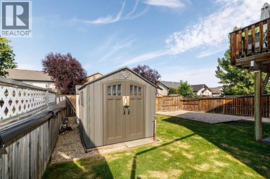 8 Innes Close Red Deer Alberta photo 42
