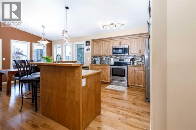 8 Innes Close Red Deer Alberta photo 6