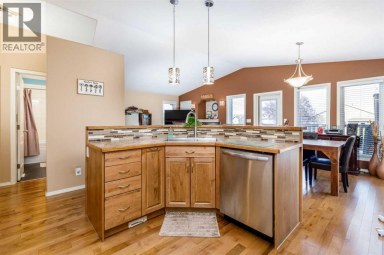 8 Innes Close Red Deer Alberta photo 8