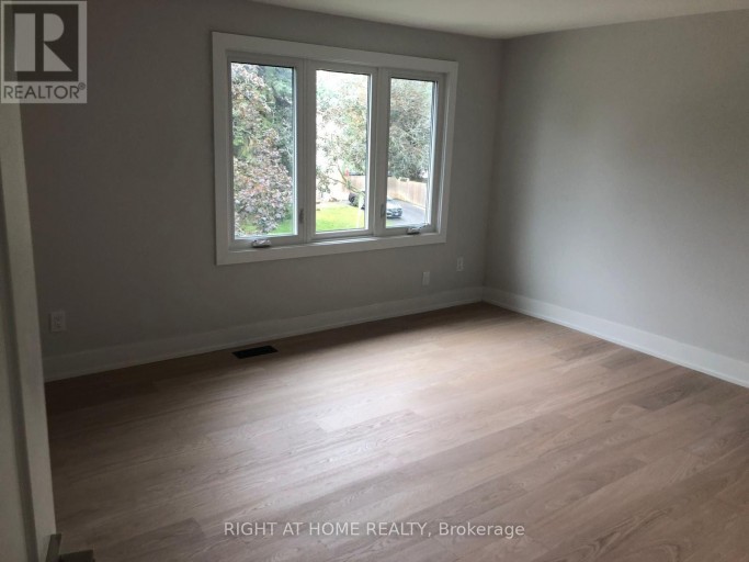 762 HILLCROFT STREET, Oshawa (Eastdale), Ontario, L1G7H6