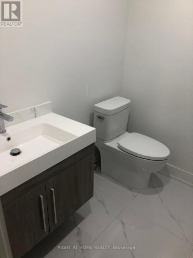 762 HILLCROFT STREET, Oshawa (Eastdale), Ontario, L1G7H6