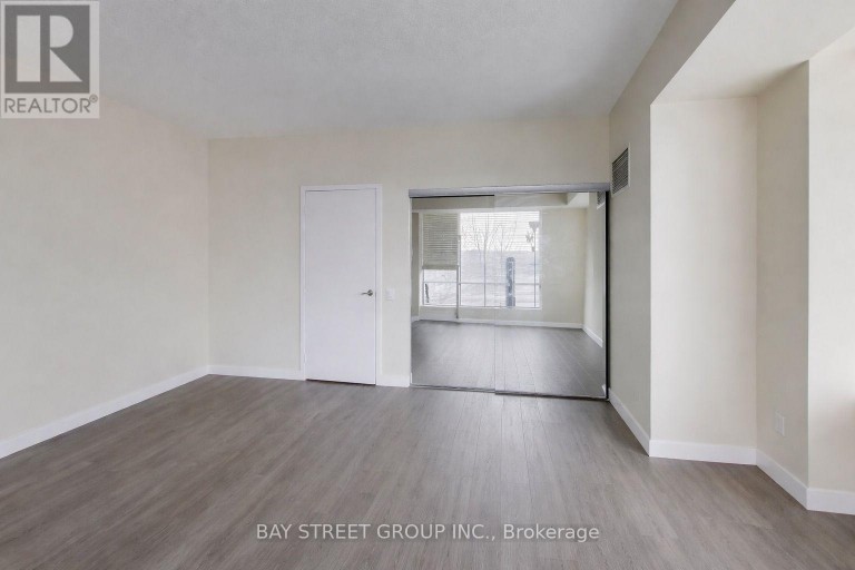 TH07 - 25 SINGER COURT, Toronto (Bayview Village), Ontario, M2K0B3
