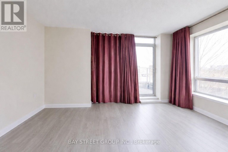 TH07 - 25 SINGER COURT, Toronto (Bayview Village), Ontario, M2K0B3