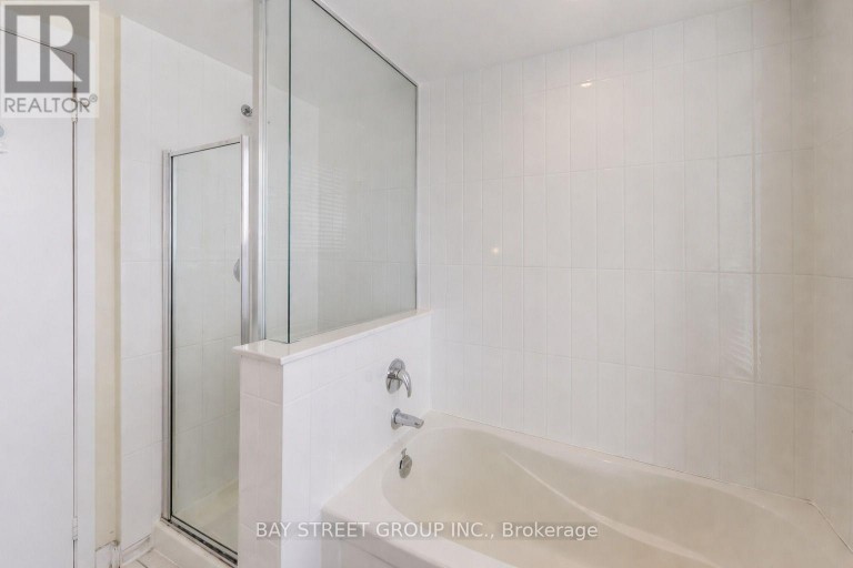 TH07 - 25 SINGER COURT, Toronto (Bayview Village), Ontario, M2K0B3