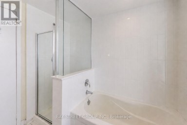 TH07 - 25 SINGER COURT Toronto (Bayview Village) Ontario photo 9