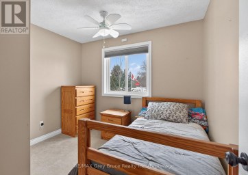 102 MARY AVENUE Georgian Bluffs Ontario photo 14