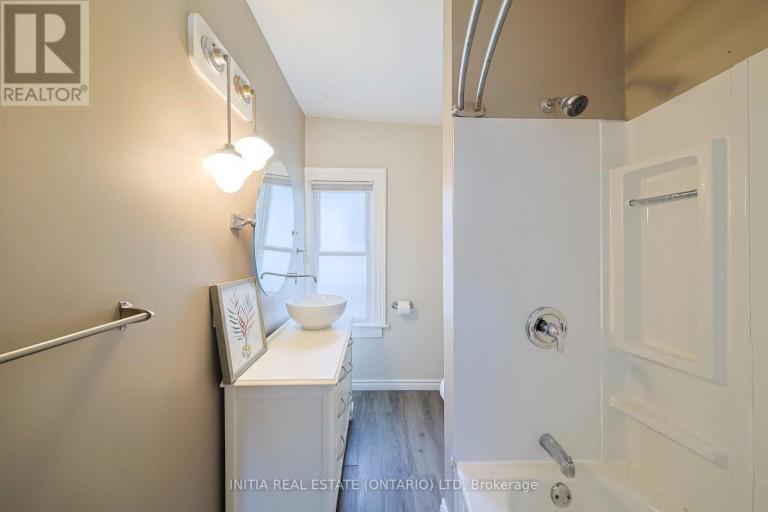 221 BRIGHT STREET, Sarnia, Ontario, N7T4E9