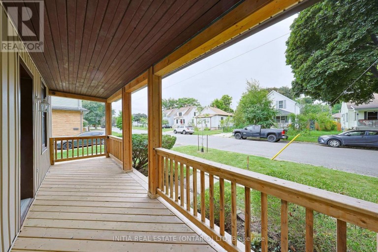 221 BRIGHT STREET, Sarnia, Ontario, N7T4E9