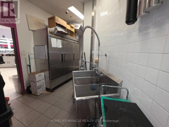 FC10 - 221 GLENDALE AVENUE St. Catharines (Glendale/Glenridge) Ontario photo 11