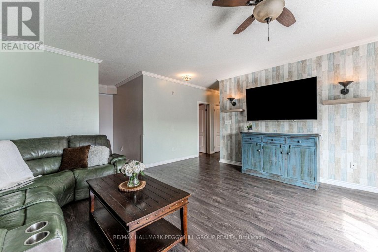 402 - 40 FERNDALE DRIVE S, Barrie (Ardagh), Ontario, L4N2L3