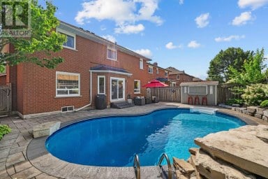 59 WAVERLY STREET Oshawa (McLaughlin) Ontario photo 3