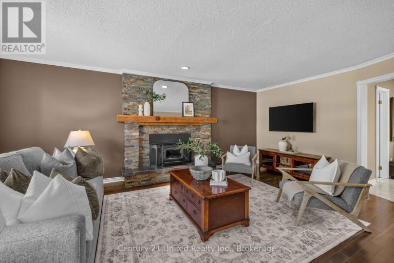 59 WAVERLY STREET, Oshawa (McLaughlin), Ontario, L1J8H2