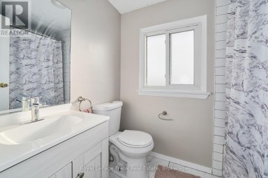 39 - 321 BLACKTHORN STREET Oshawa (Eastdale) Ontario photo 16