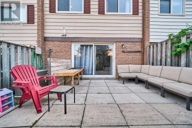 39 - 321 BLACKTHORN STREET Oshawa (Eastdale) Ontario photo 22