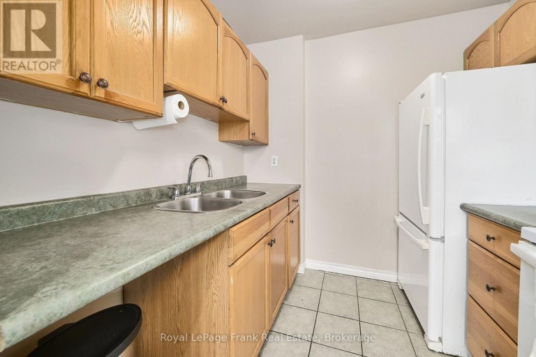 39 - 321 BLACKTHORN STREET, Oshawa (Eastdale), Ontario, L1K1L3