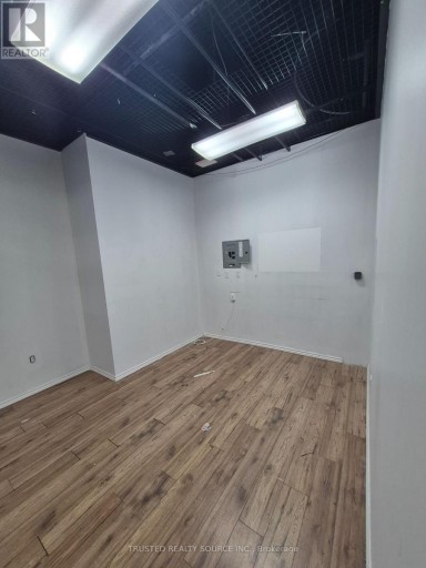 4 - 384 YONGE STREET, Toronto (Bay Street Corridor), Ontario, M5B1S8