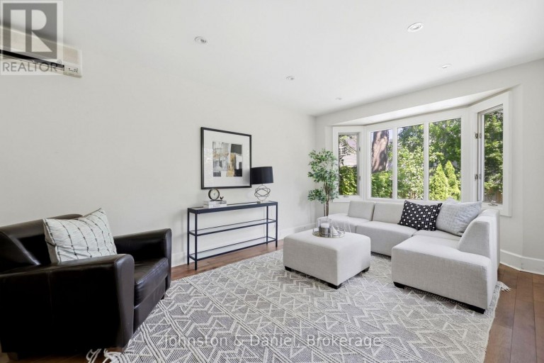 102 RIDGE DRIVE, Toronto (Rosedale-Moore Park), Ontario, M4T1B8