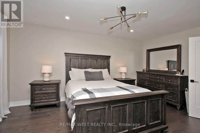 4 GRAY PARK, Caledon (Bolton West), Ontario, L7E2N3