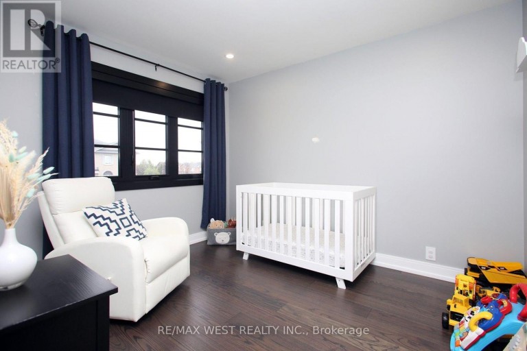 4 GRAY PARK, Caledon (Bolton West), Ontario, L7E2N3