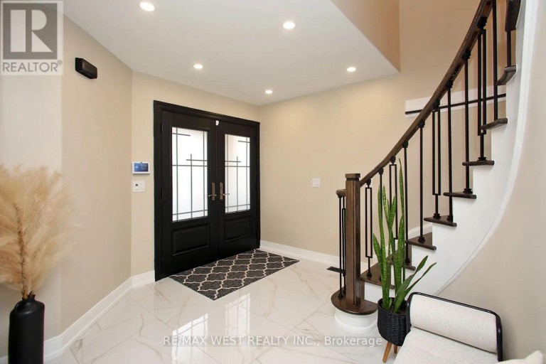 4 GRAY PARK, Caledon (Bolton West), Ontario, L7E2N3
