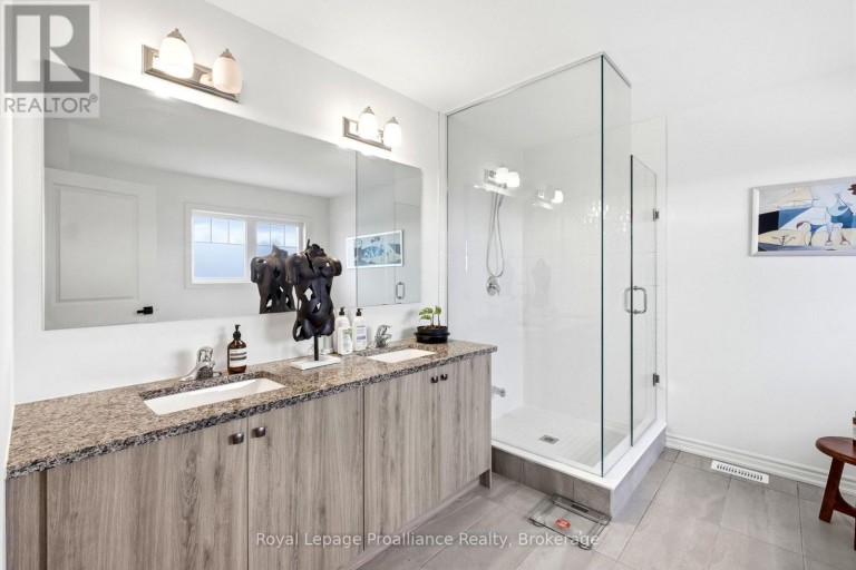 998 TRAILSVIEW AVENUE, Cobourg, Ontario, K9A4K3