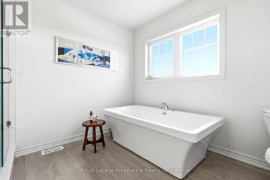 998 TRAILSVIEW AVENUE Cobourg Ontario photo 35