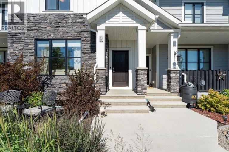 44 D'arcy Boulevard, Okotoks, Alberta, T1S5S7