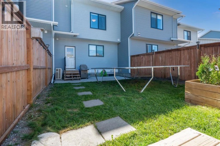 44 D'arcy Boulevard, Okotoks, Alberta, T1S5S7