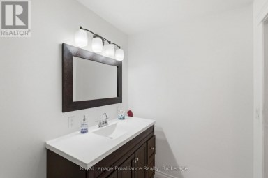 8161 DANFORTH ROAD W Hamilton Township Ontario photo 22