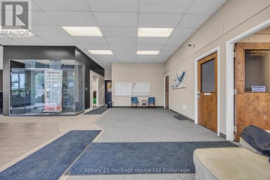 905 DUFFERIN STREET Woodstock (Woodstock - South) Ontario photo 13