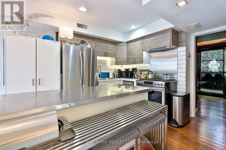 21 - 17 PEMBROKE STREET, Toronto (Moss Park), Ontario, M5A2N6