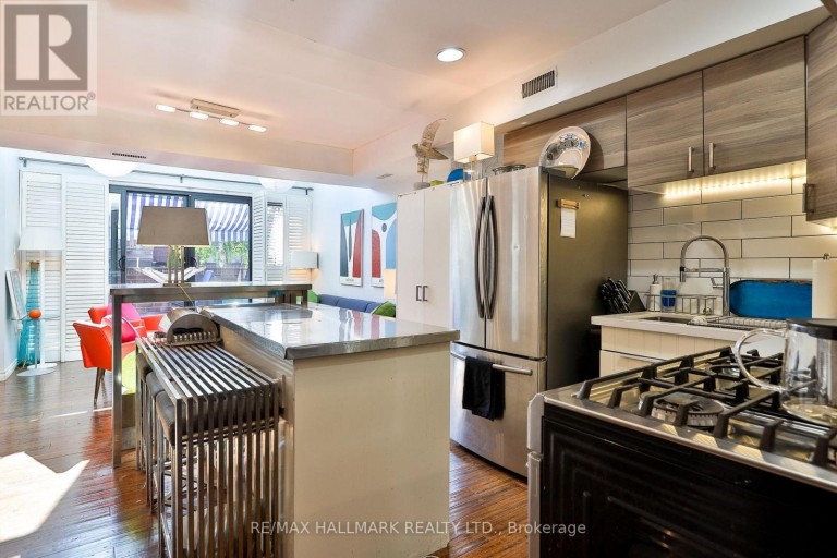 21 - 17 PEMBROKE STREET, Toronto (Moss Park), Ontario, M5A2N6