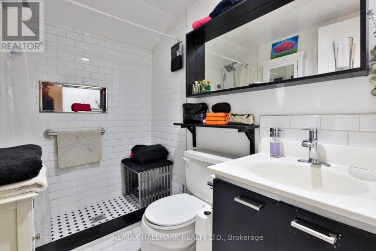 21 - 17 PEMBROKE STREET, Toronto (Moss Park), Ontario, M5A2N6