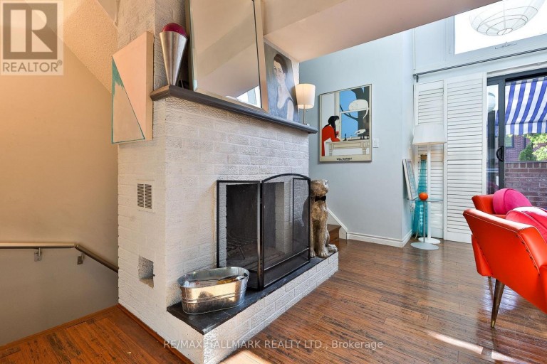 21 - 17 PEMBROKE STREET, Toronto (Moss Park), Ontario, M5A2N6