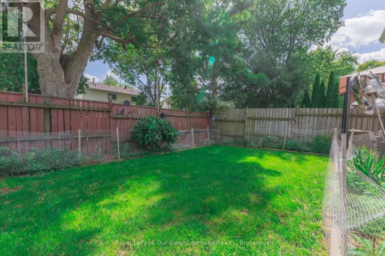 26 ASHDALE CRESCENT, Clarington (Bowmanville), Ontario, L1C3M9