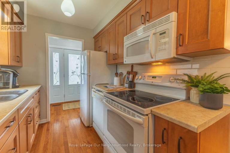 26 ASHDALE CRESCENT, Clarington (Bowmanville), Ontario, L1C3M9