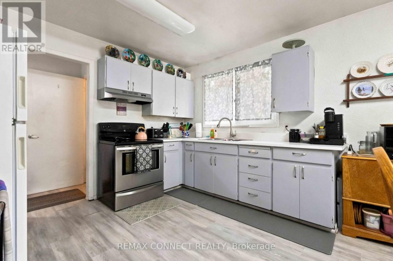 322 ANDREW STREET, Newmarket (Central Newmarket), Ontario, L3Y1H3