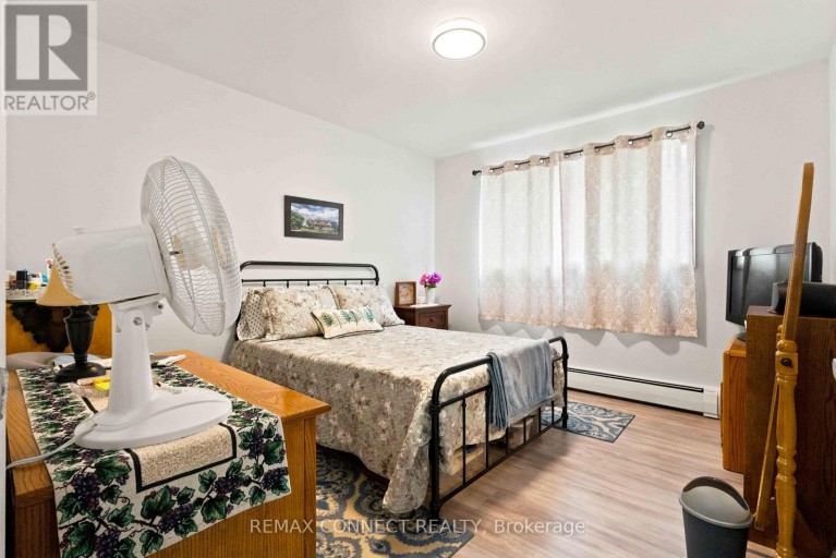 322 ANDREW STREET, Newmarket (Central Newmarket), Ontario, L3Y1H3