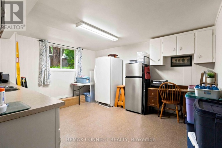 322 ANDREW STREET, Newmarket (Central Newmarket), Ontario, L3Y1H3