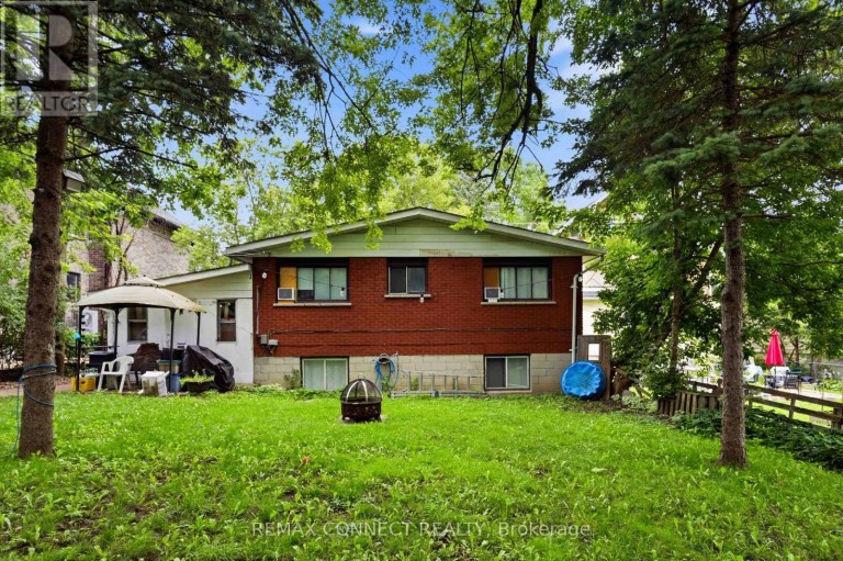 322 ANDREW STREET, Newmarket (Central Newmarket), Ontario, L3Y1H3