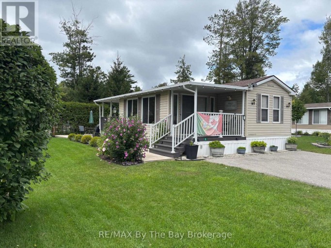 8 KENORA TRAIL, Wasaga Beach, Ontario, L9Z1X7