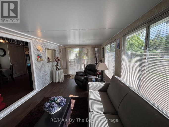8 KENORA TRAIL, Wasaga Beach, Ontario, L9Z1X7