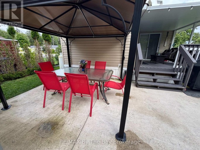 8 KENORA TRAIL, Wasaga Beach, Ontario, L9Z1X7
