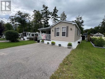 8 KENORA TRAIL Wasaga Beach Ontario photo 3