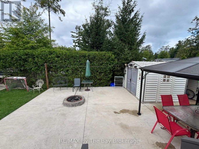 8 KENORA TRAIL, Wasaga Beach, Ontario, L9Z1X7